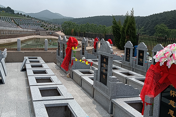 沈阳陵园永乐青山墓园以祭祀先人为主题